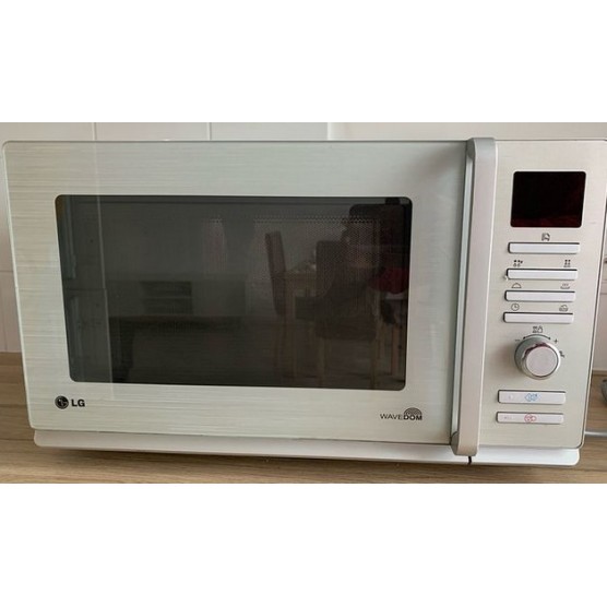 Four Micro Ondes MC-3081SLC LG